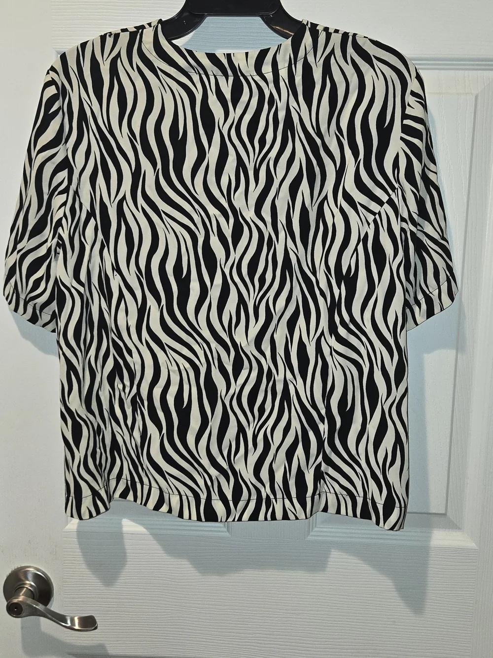 Black & White Zebra-Print Short Sleeve Blouse